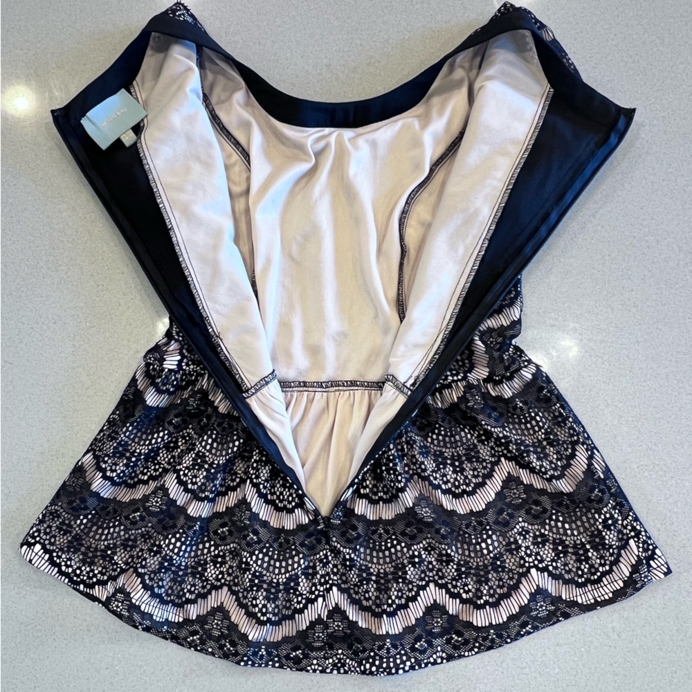 Skies Are Blue Black & Cream Lace Peplum Top Sz Small - Picture 13 of 13